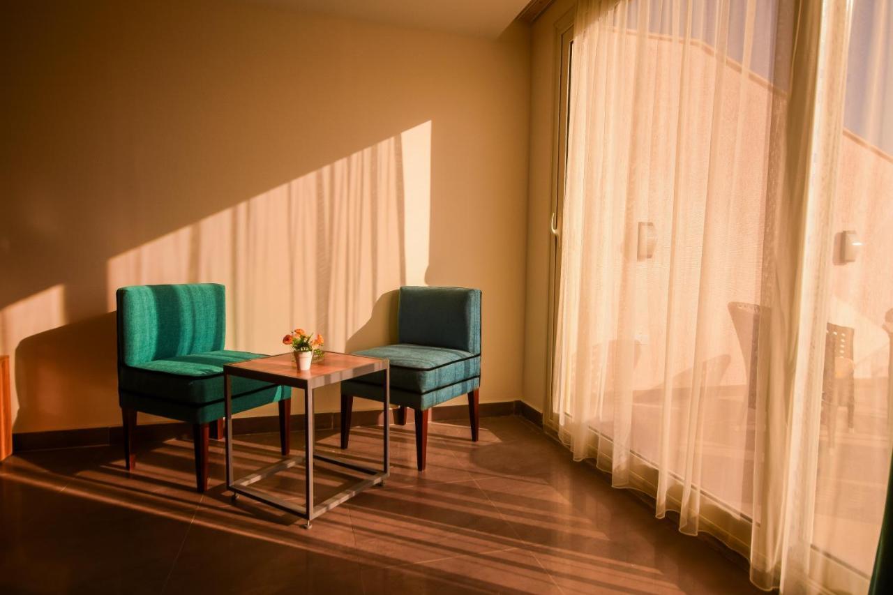 New Pyramid Quen Hotel カイロ エクステリア 写真