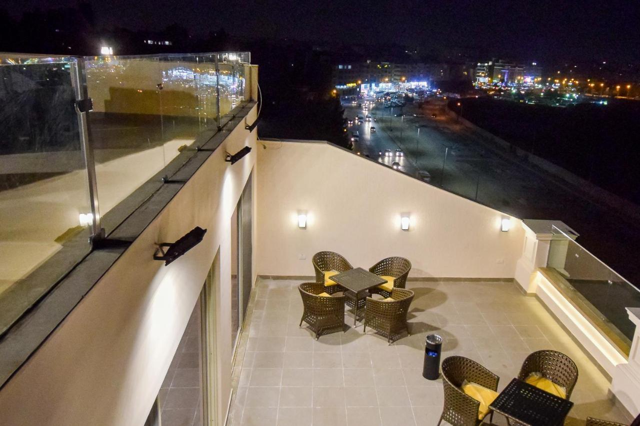 New Pyramid Quen Hotel カイロ エクステリア 写真