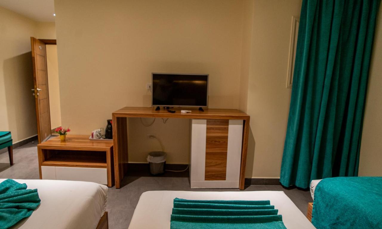 New Pyramid Quen Hotel カイロ エクステリア 写真